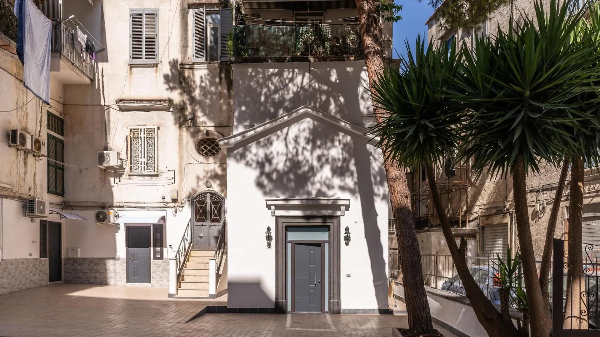 The Quarters Naples Apartments