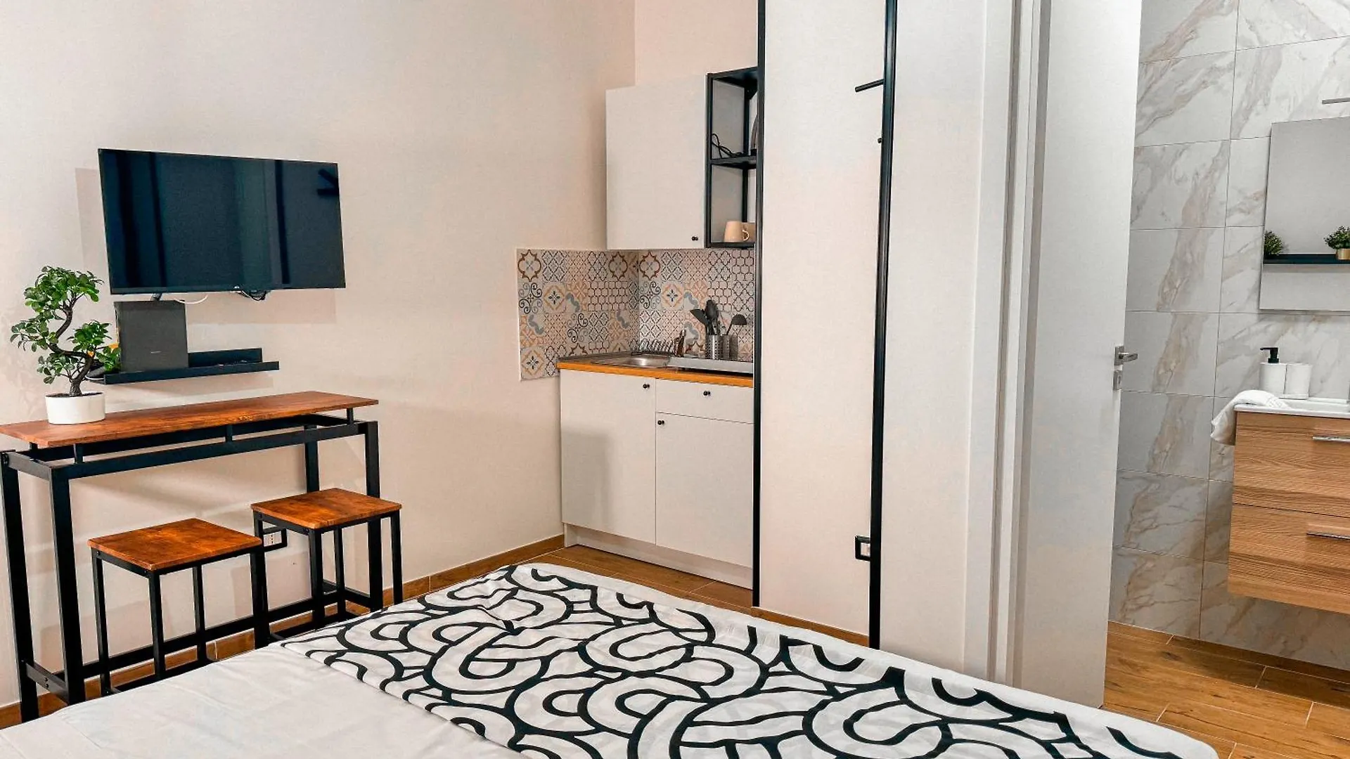 The Quarters Naples Apartments