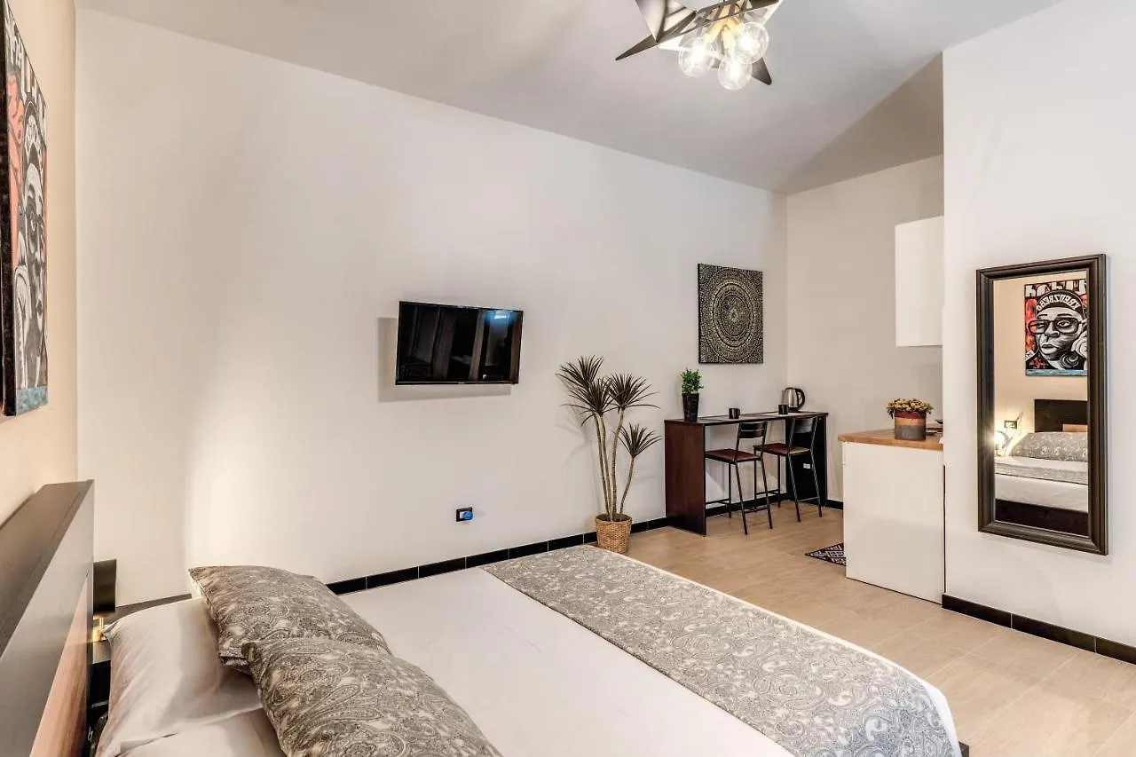 The Quarters Naples Apartments