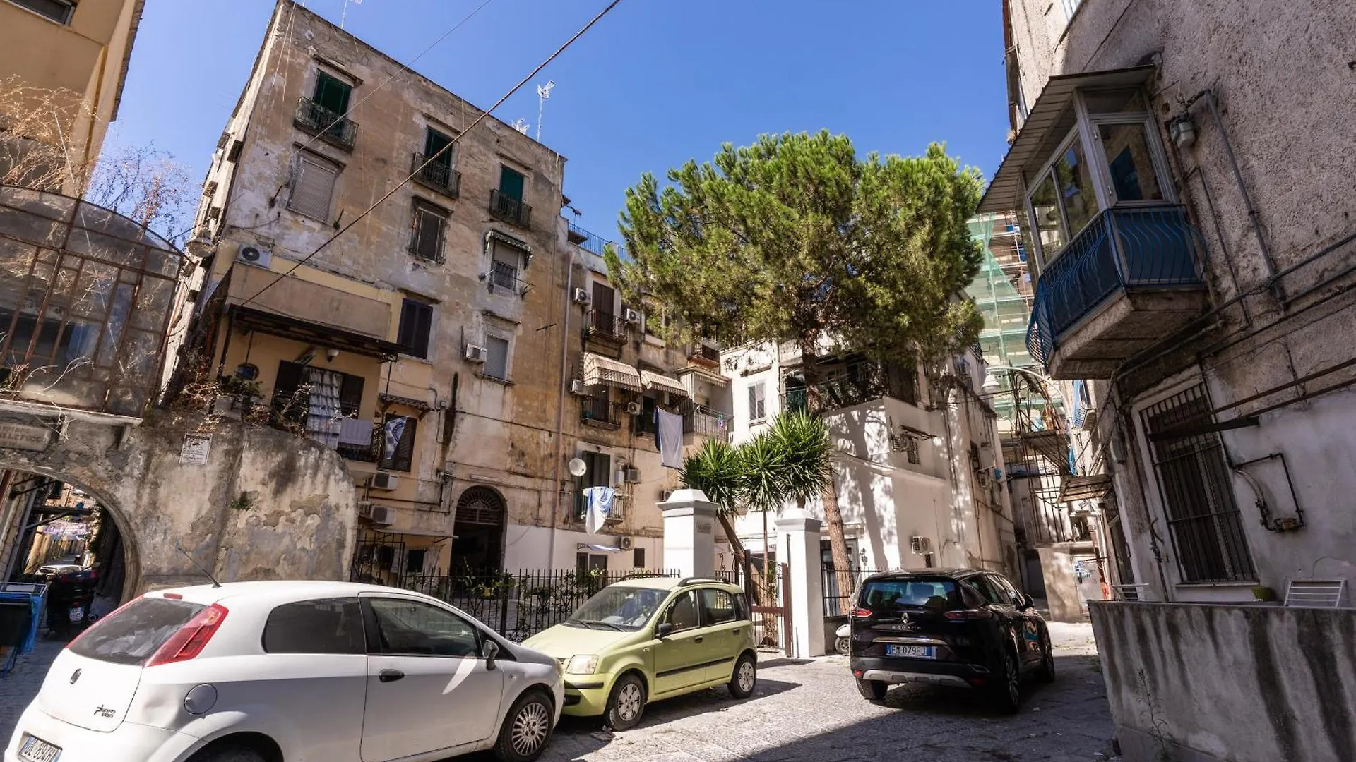 The Quarters Naples Apartments Italy