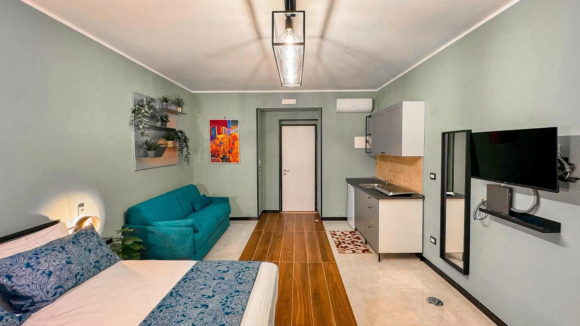 The Quarters Naples Apartments