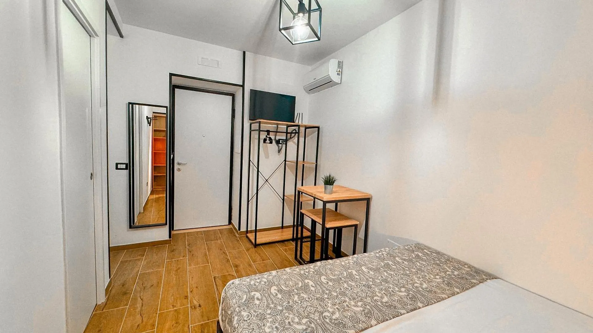 The Quarters Naples Apartments