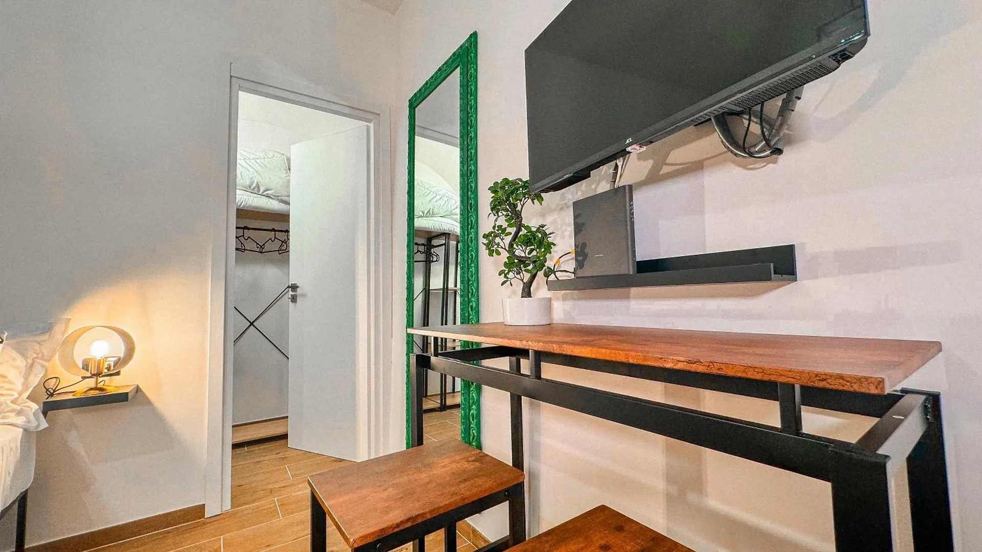The Quarters Naples Apartments Italy